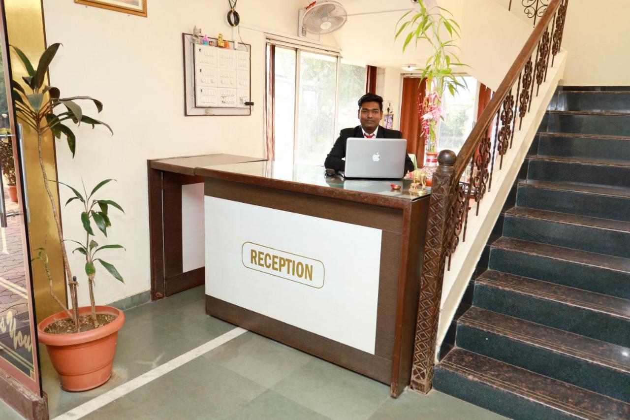 Hotel Manik Moti Lonavala Εξωτερικό φωτογραφία