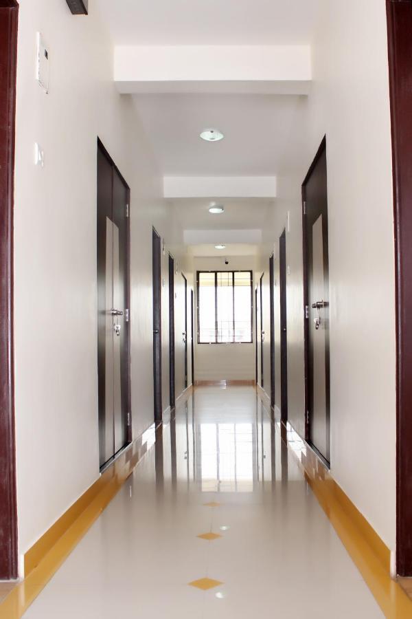 Hotel Manik Moti Lonavala Εξωτερικό φωτογραφία
