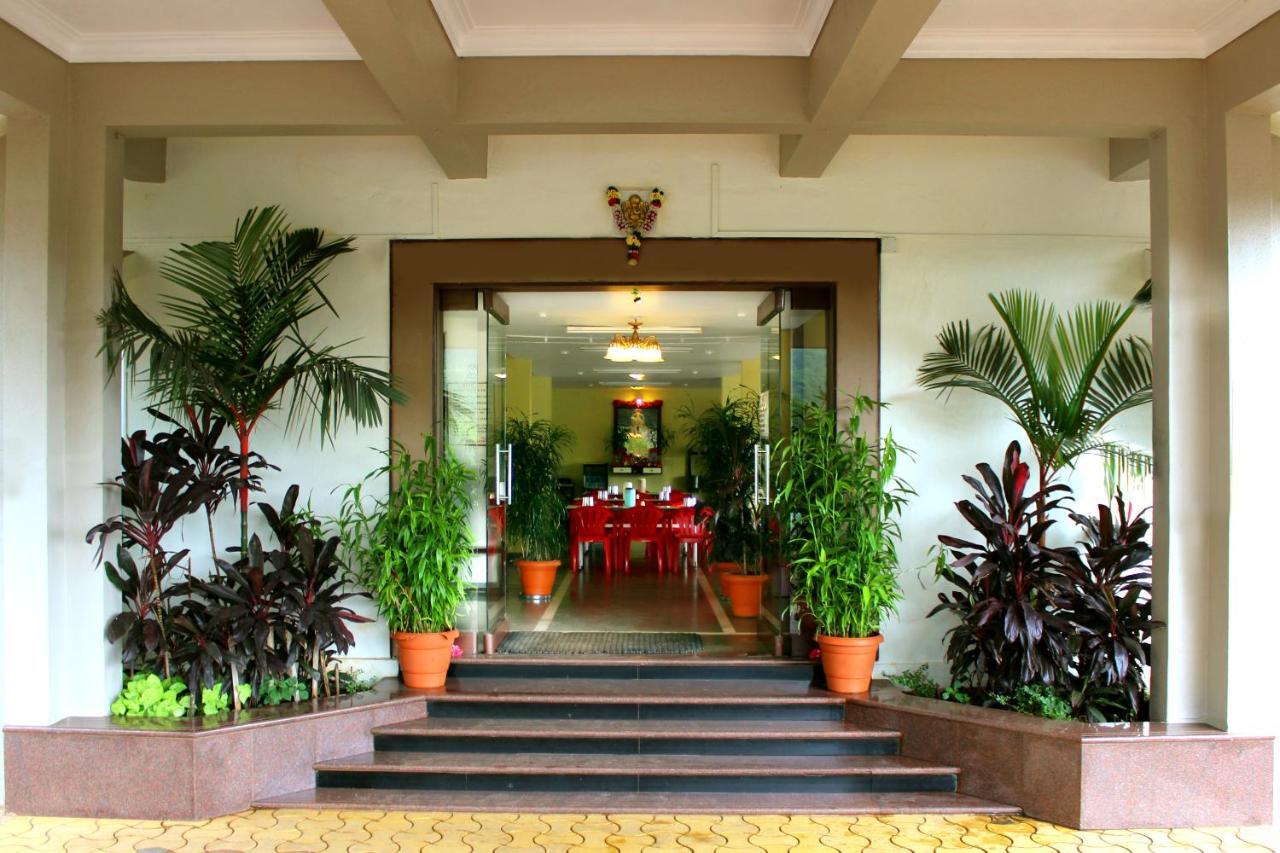 Hotel Manik Moti Lonavala Εξωτερικό φωτογραφία