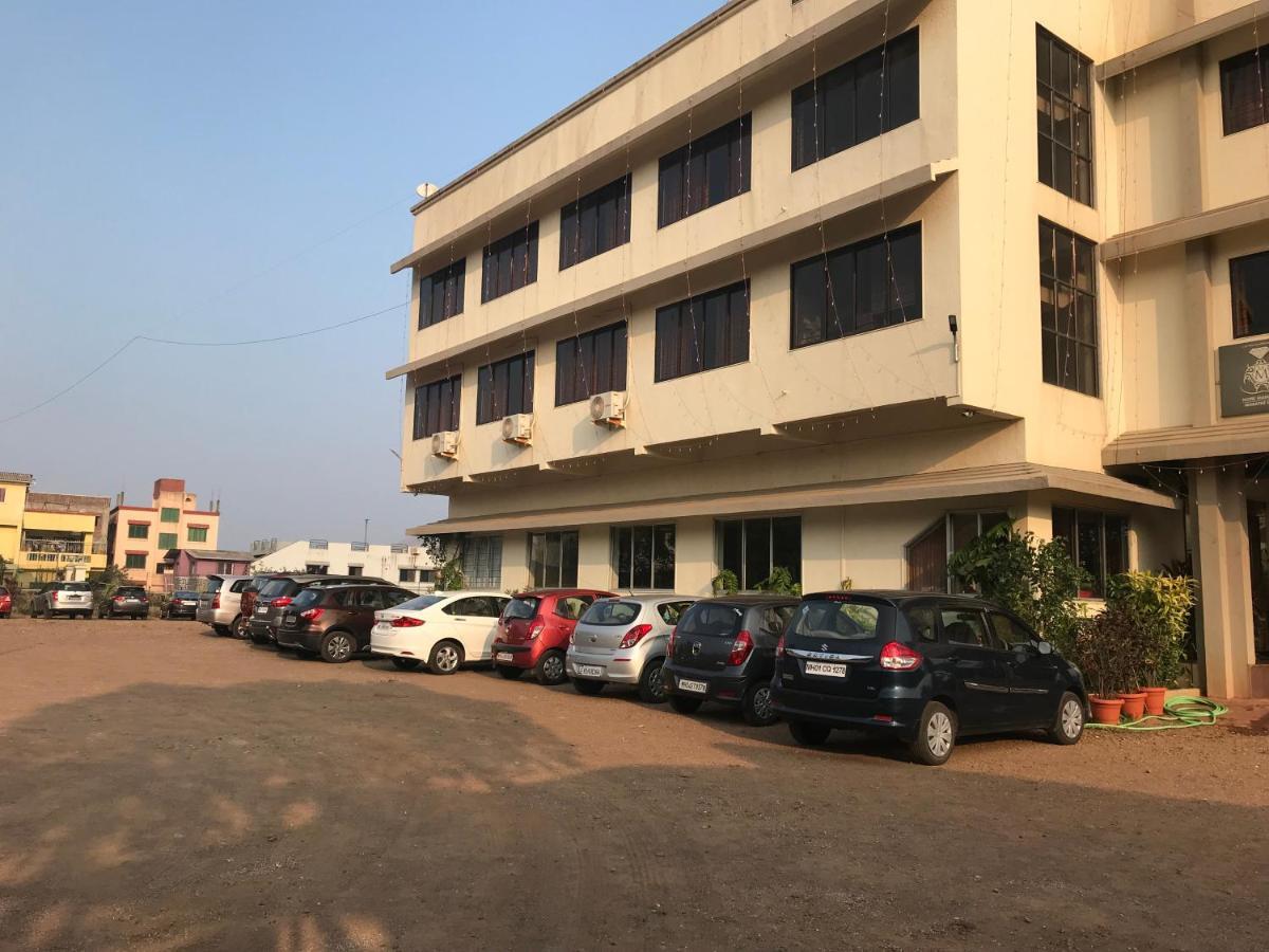 Hotel Manik Moti Lonavala Εξωτερικό φωτογραφία