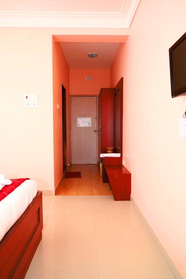 Hotel Manik Moti Lonavala Εξωτερικό φωτογραφία