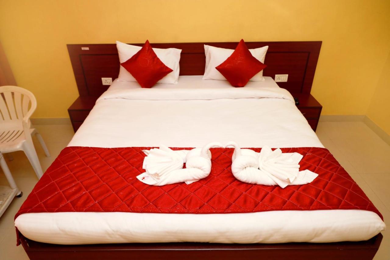 Hotel Manik Moti Lonavala Εξωτερικό φωτογραφία